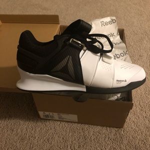 Reebok legacy size 9
